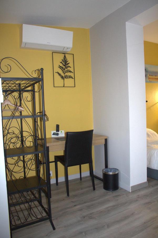 Logis Hotel Le Clement V Roquemaure  Exterior photo