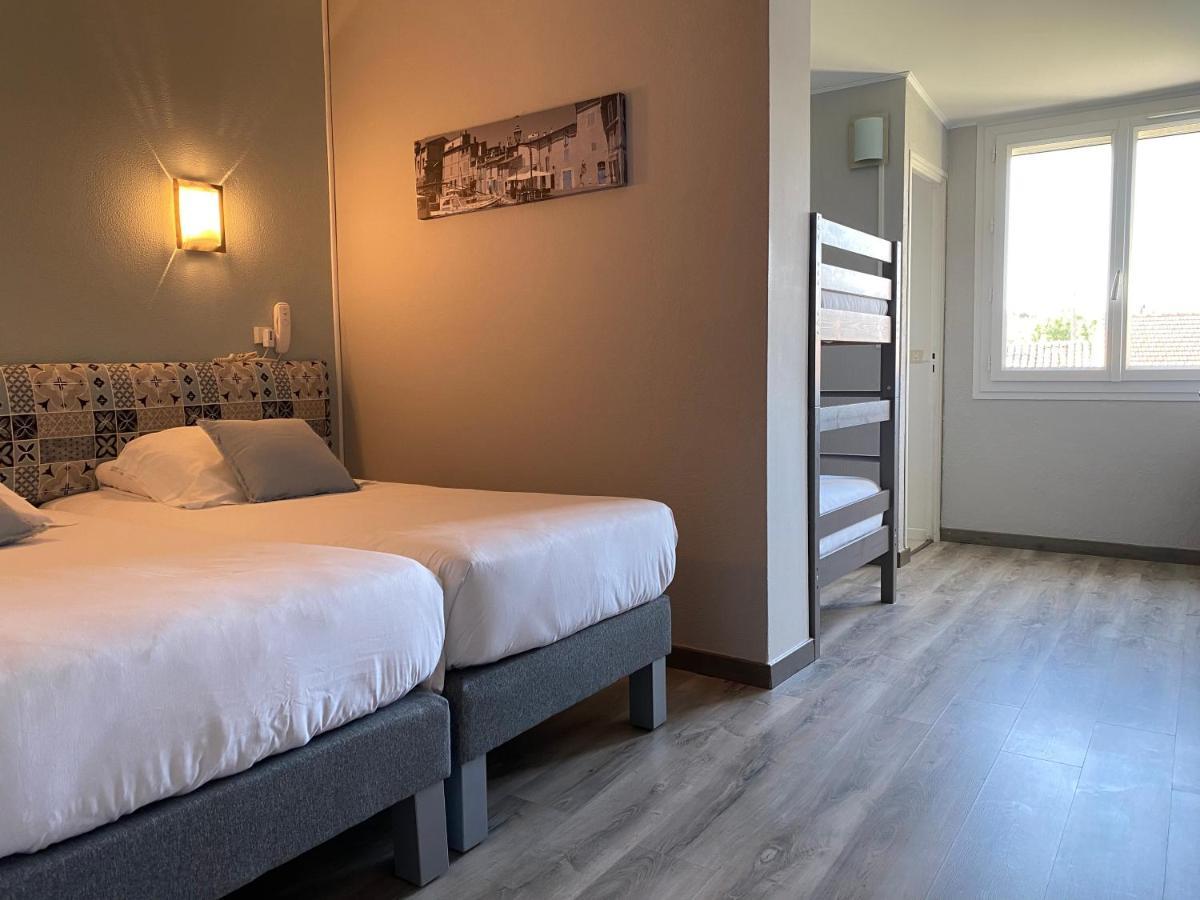 Logis Hotel Le Clement V Roquemaure  Exterior photo